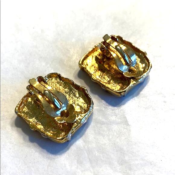 Vintage clip on earrings gold & silver metal mod textured dimensional squares - Picture 2 of 3